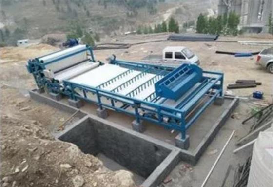 帶式污泥脫水機(jī)的結(jié)構(gòu)、工作原理、性能及優(yōu)點(diǎn)